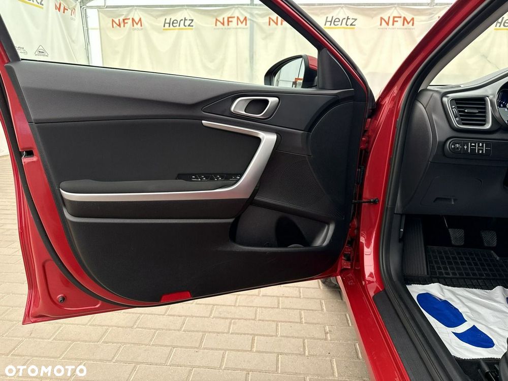 Kia Ceed - 11
