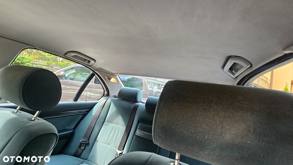 BMW Seria 5 523i - 35