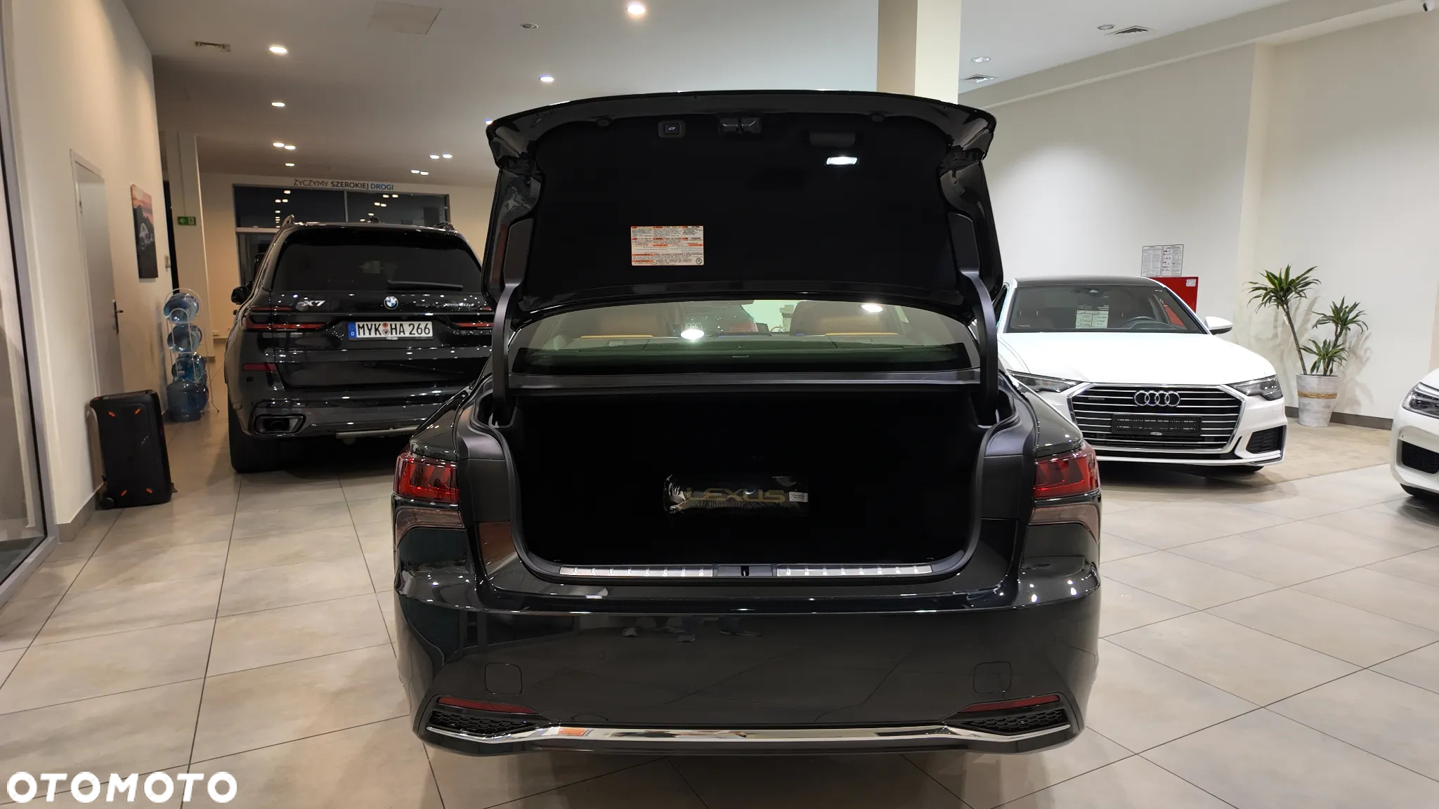 Lexus LS - 40