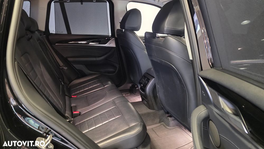 BMW X3 xDrive20i AT - 11