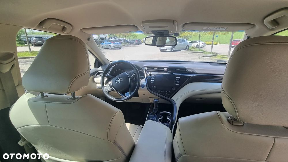 Toyota Camry 2.5 Hybrid Executive CVT - 8