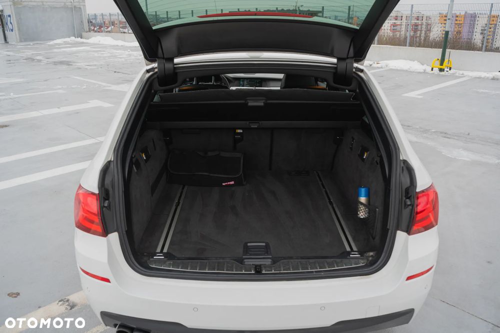 BMW Seria 5 520d xDrive - 12