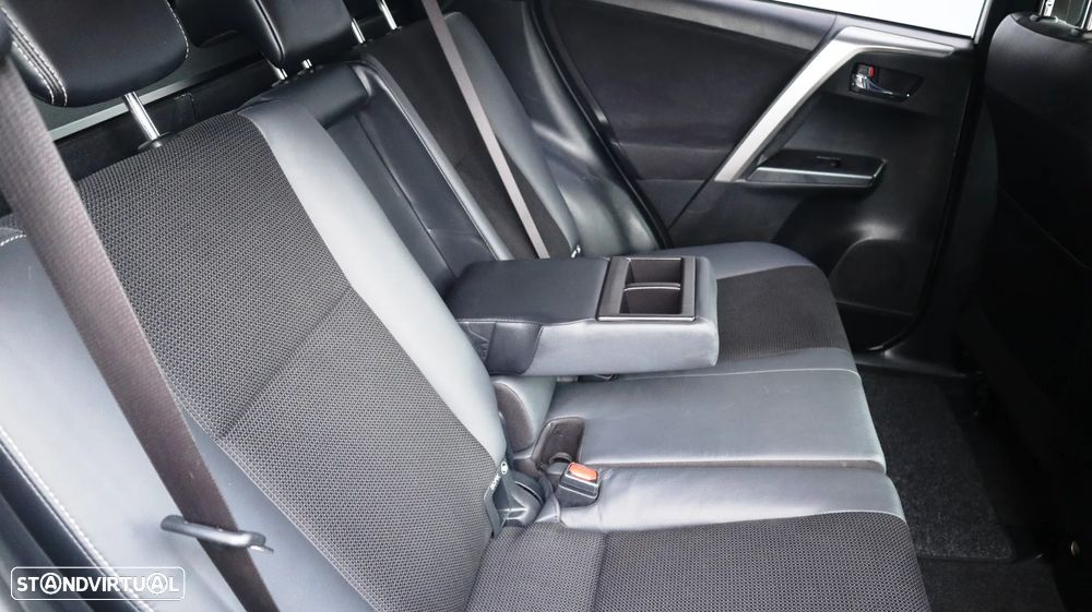 Toyota RAV4 2.0 D-4D 4x2 S&S Executive - 22