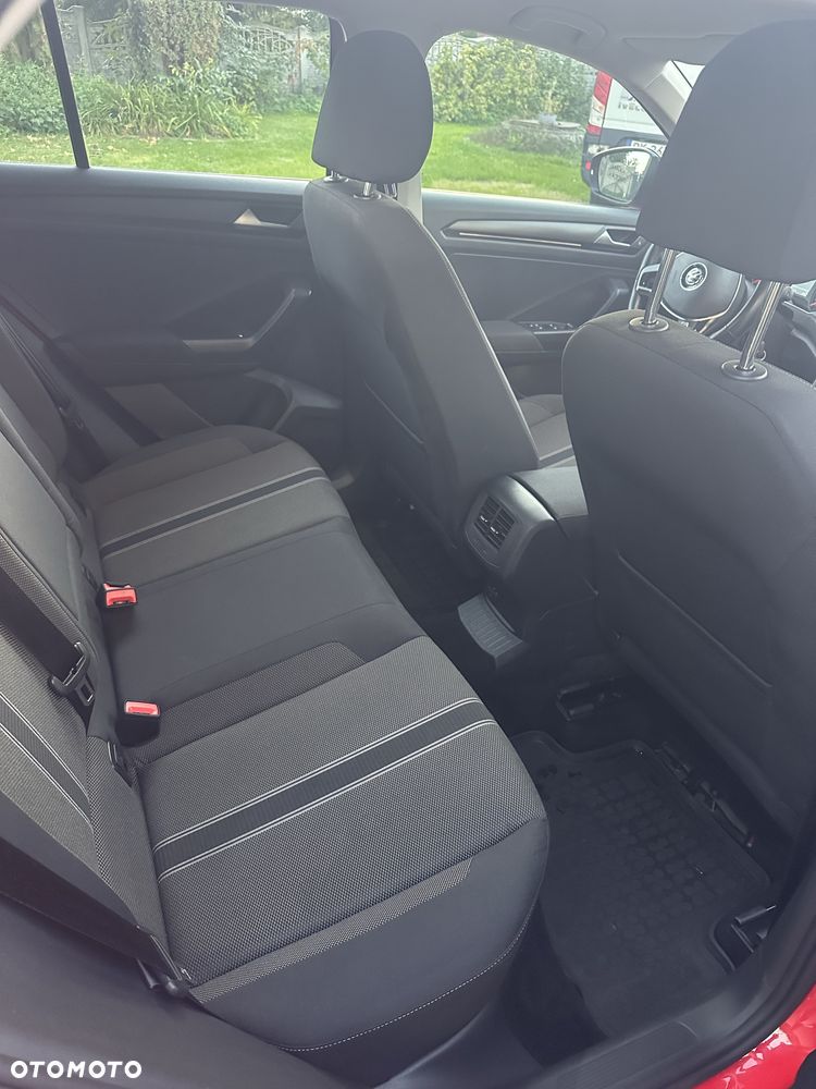 Volkswagen T-Roc - 8