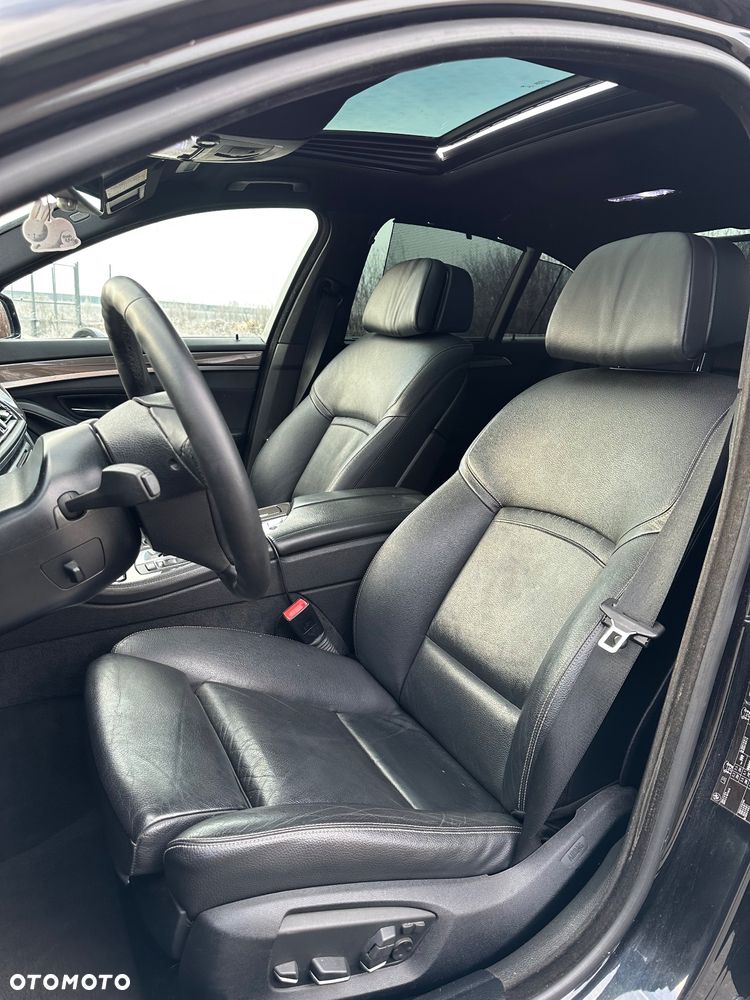 BMW Seria 5 530d Sport-Aut Modern Line - 29