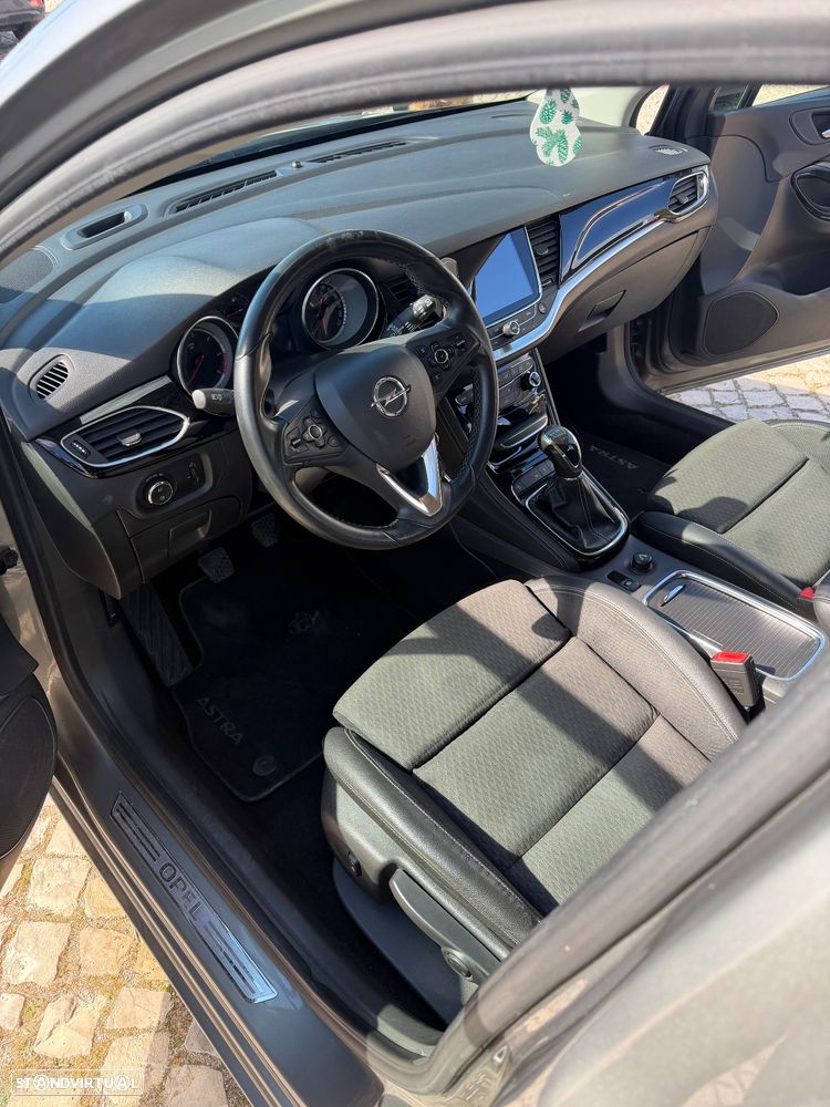 Opel Astra 1.6 CDTI Executive S/S J18 - 9