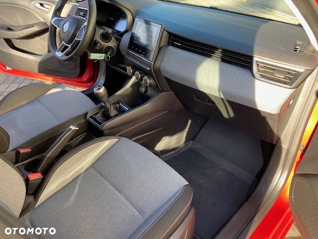 Renault Clio 1.0 TCe Evolution - 21