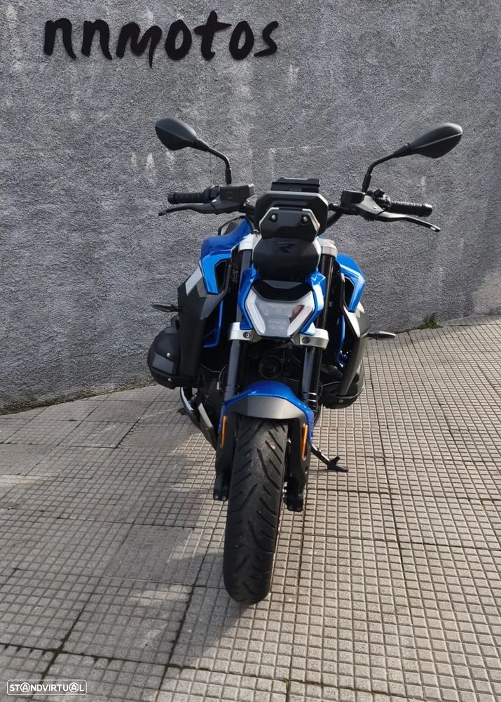 BMW R 1300 R - 11