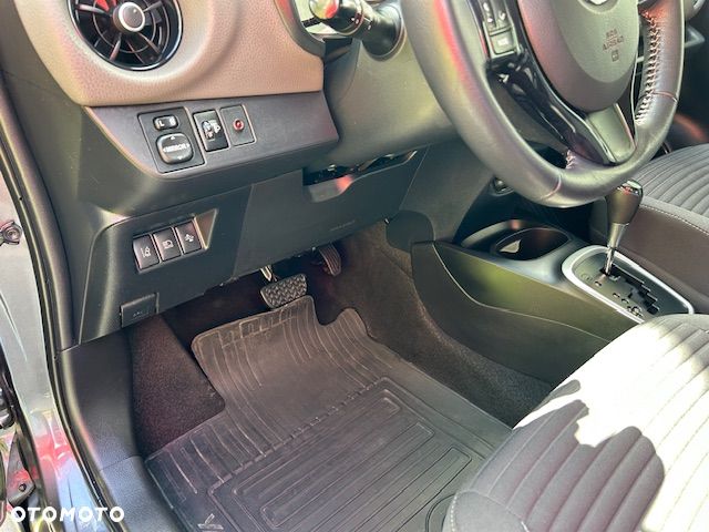 Toyota Yaris 1.5 Premium CVT - 18
