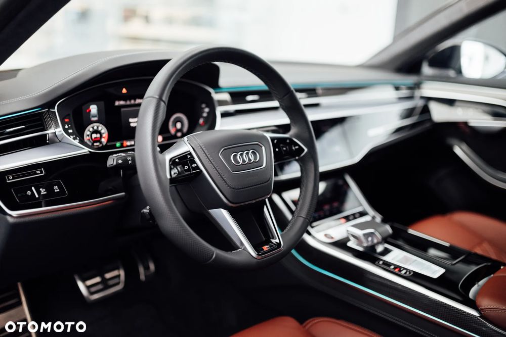 Audi S8 - 26