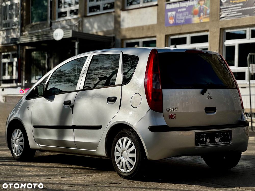 Mitsubishi Colt - 4