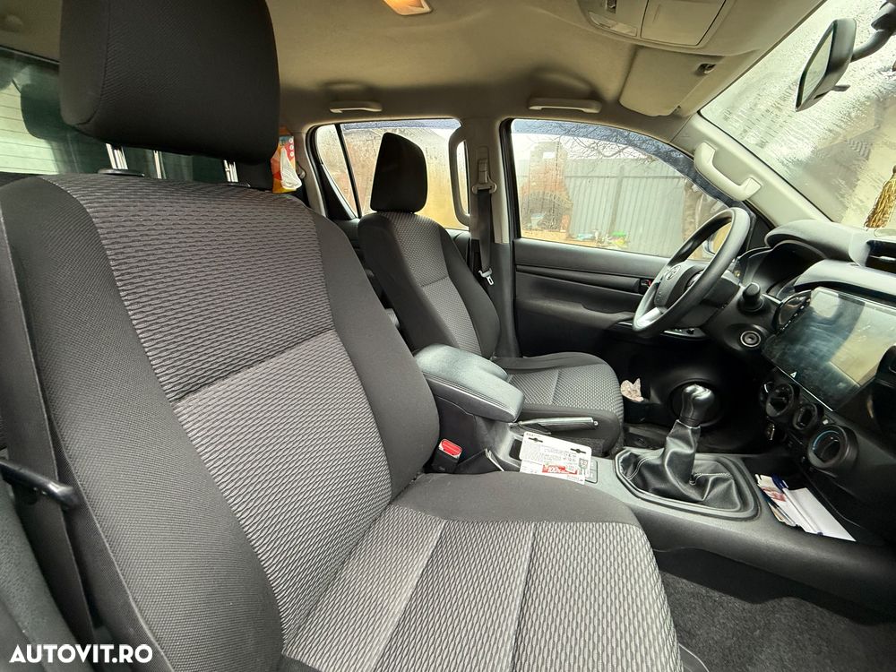 Toyota Hilux - 10