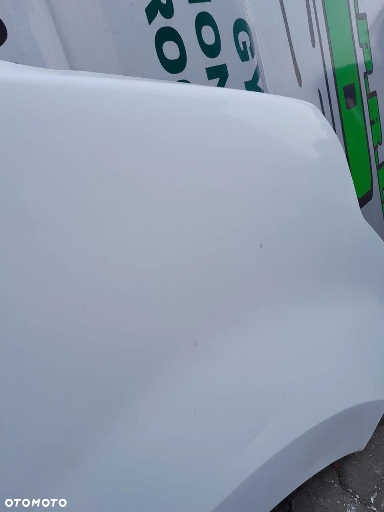 Błotnik prawy Nissan NV400 10- - 4