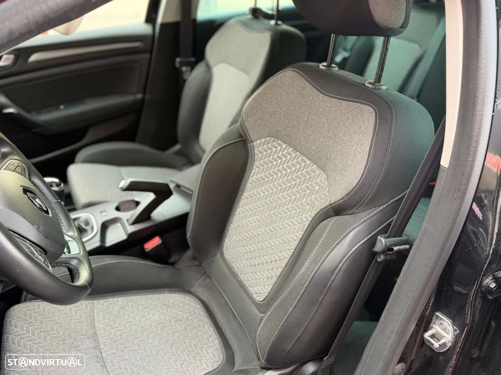 Renault Mégane Sport Tourer 1.5 Blue dCi Limited — fotografia 14