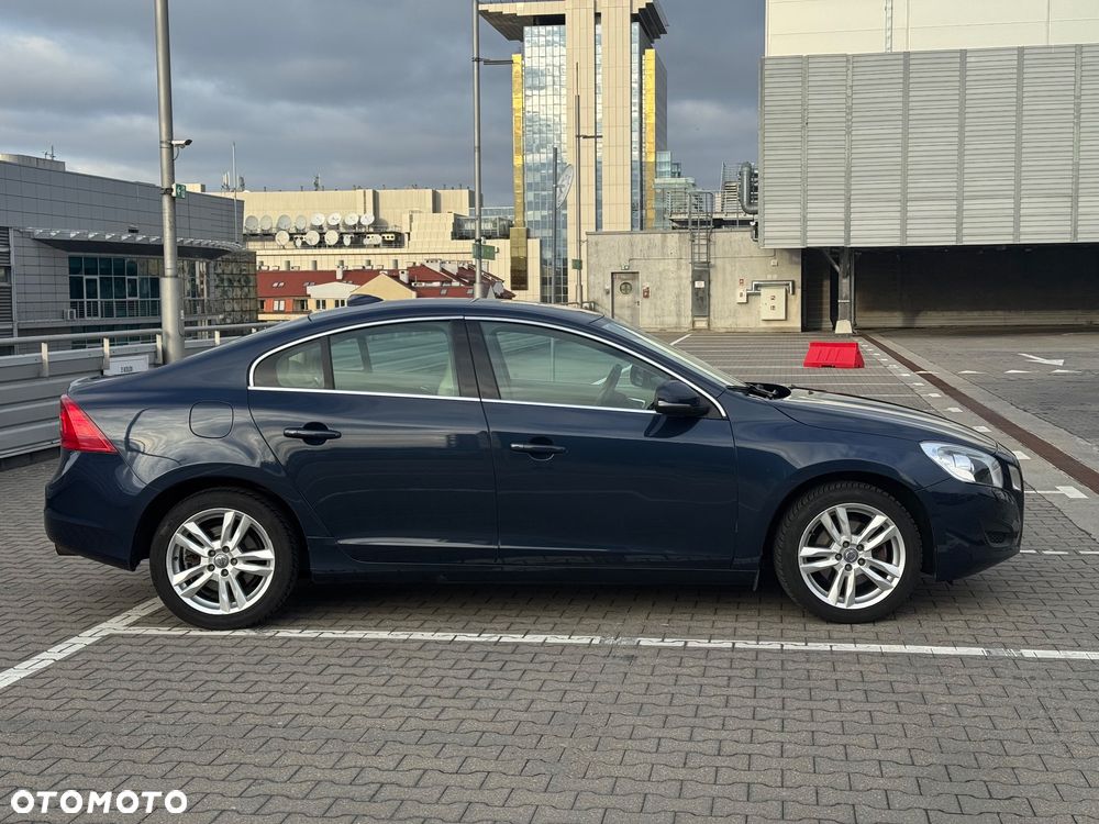 Volvo S60 T4 Momentum - 4