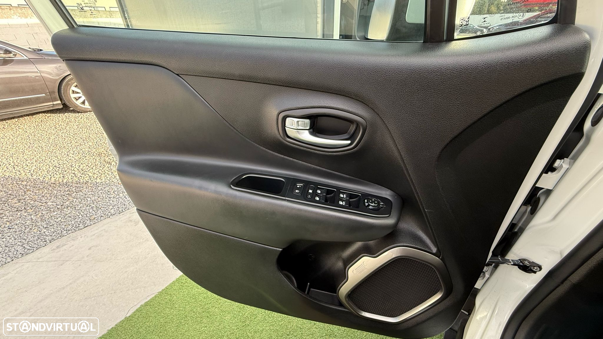 Jeep Renegade 1.6 MJD Limited DCT - 49