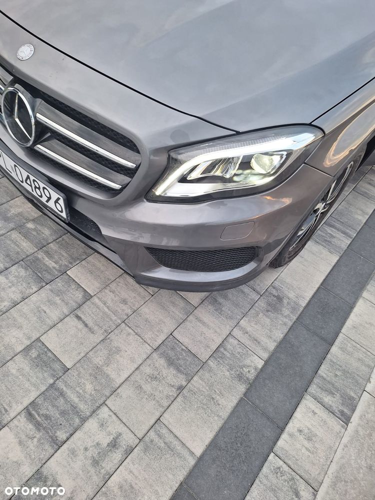Mercedes-Benz GLA 250 7G-DCT Peak Edition - 5
