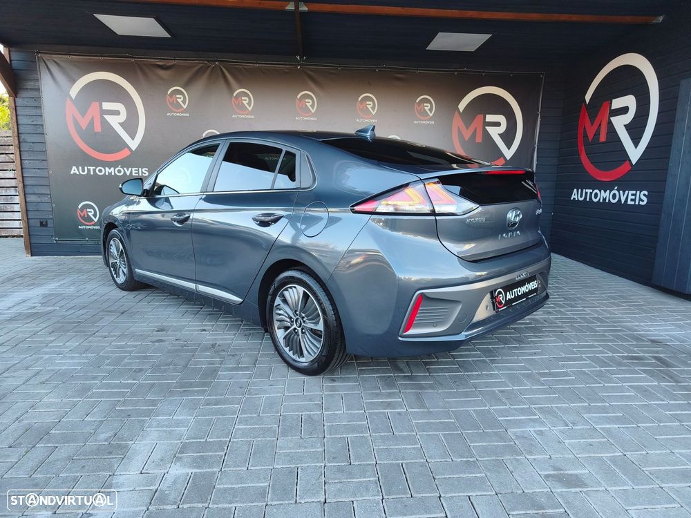 Hyundai Ioniq - 7