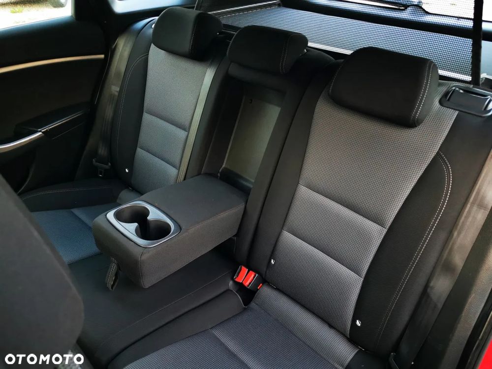 Hyundai i30 blue Kombi 1.6 GDi YES Gold - 14