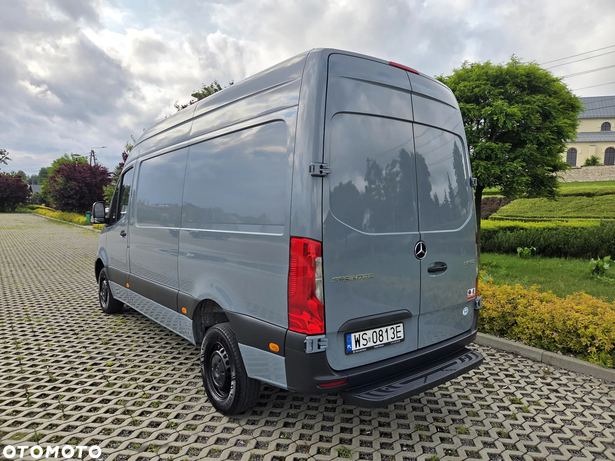 Mercedes-Benz Sprinter - 14