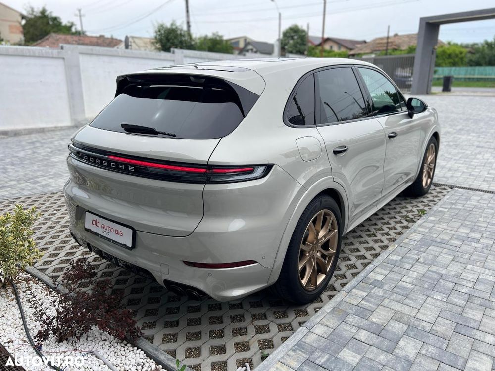 Porsche Cayenne - 5