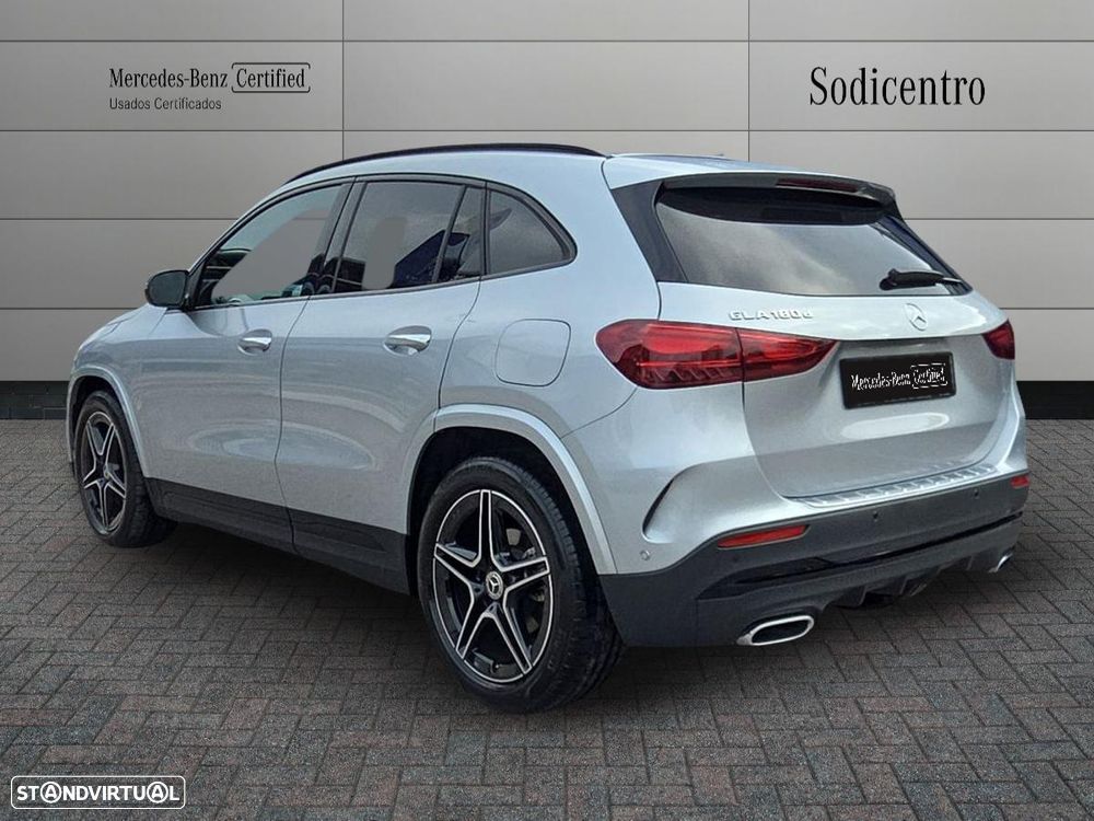 Mercedes-Benz GLA 180 d AMG Line - 4