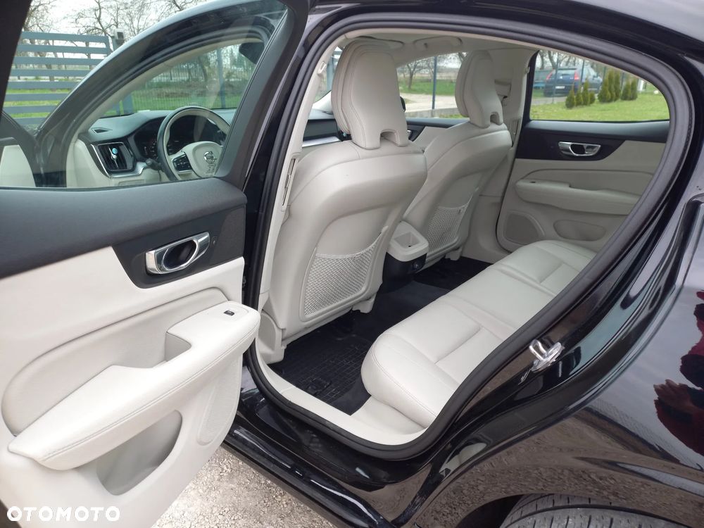 Volvo S60 T5 Momentum Pro - 19