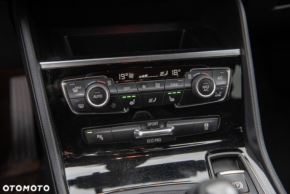 BMW Seria 2 220d Sport-Aut M Sport - 24