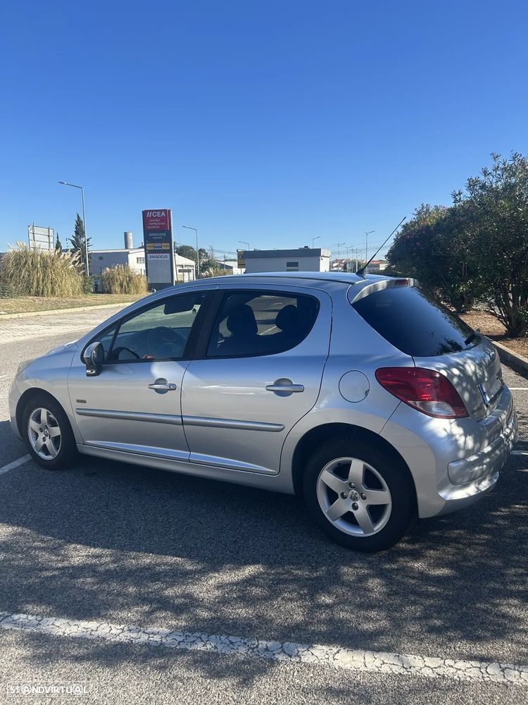 Peugeot 207 1.4 16V SE Sportium - 4
