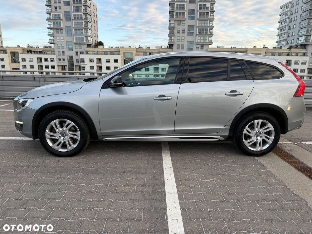 Volvo V60 Cross Country D3 Drive-E Momentum - 2