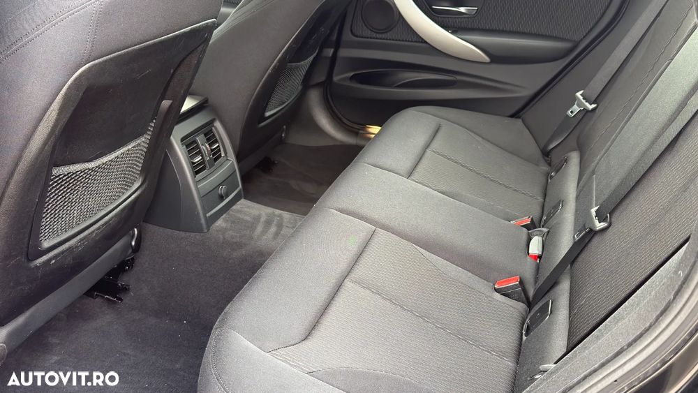 BMW Seria 3 320d Aut. Sport Line - 16