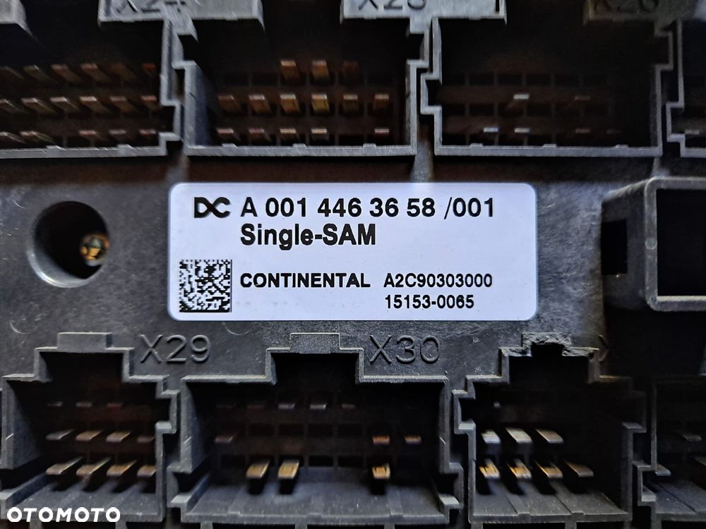 DC A0014463658 MERCEDES MP4 Skrzynka Tablica Modul Plyta bezpiecznikow - 2