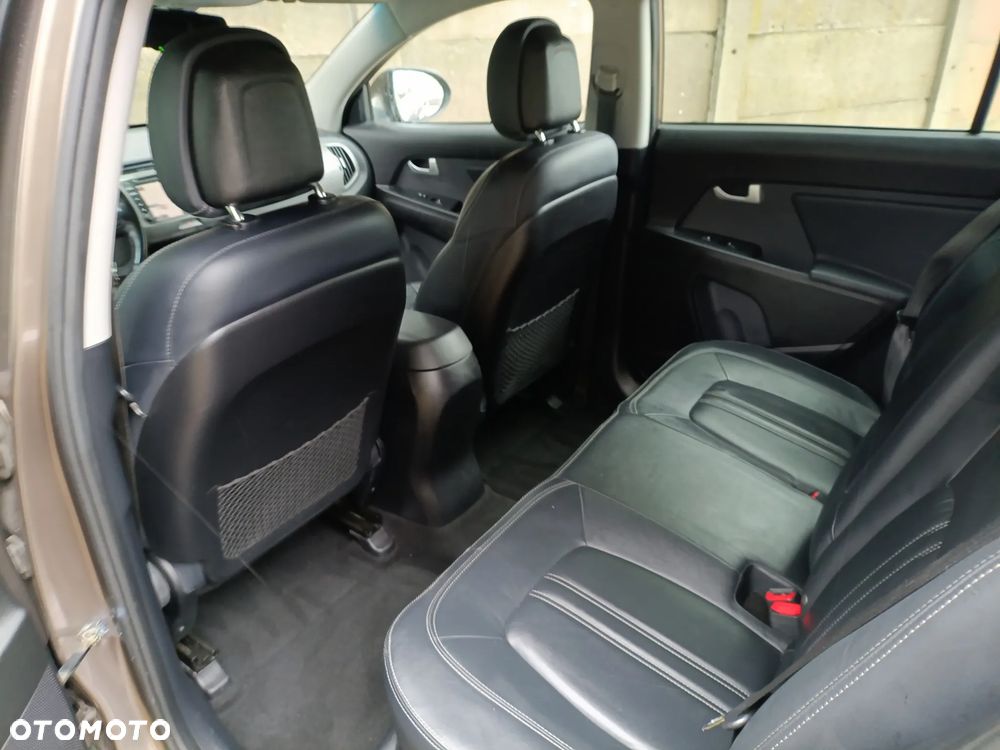 Kia Sportage 2.0 CRDI L AWD - 9