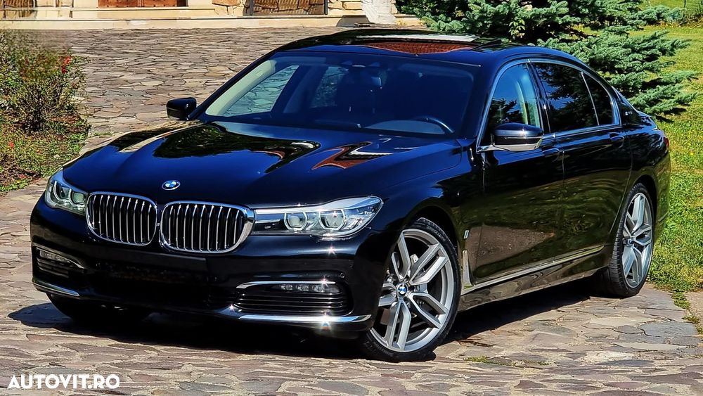BMW Seria 7 740i - 32