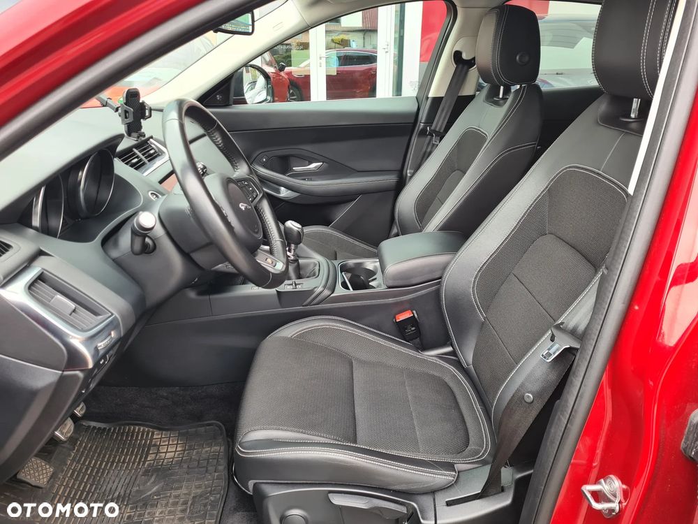 Jaguar E-Pace 2.0 i4D AWD R-Dynamic - 11