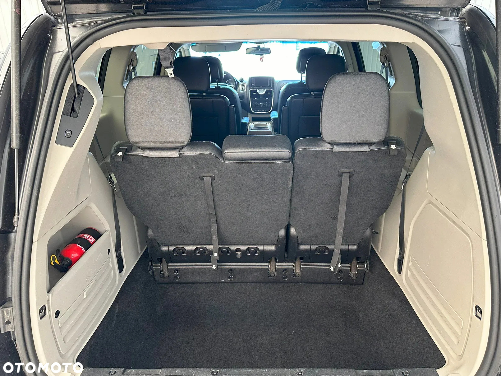 Chrysler Town & Country 3.6 Limited - 11