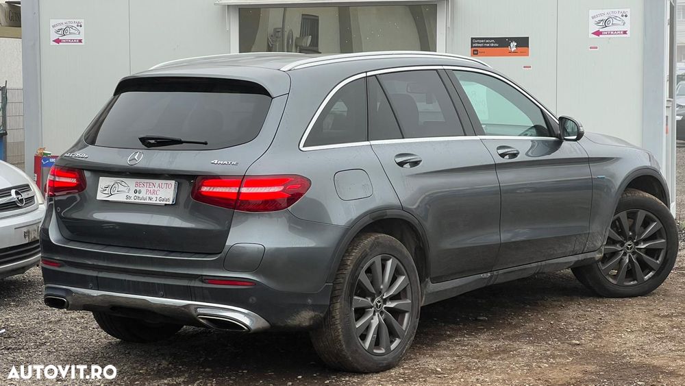 Mercedes-Benz GLC - 34