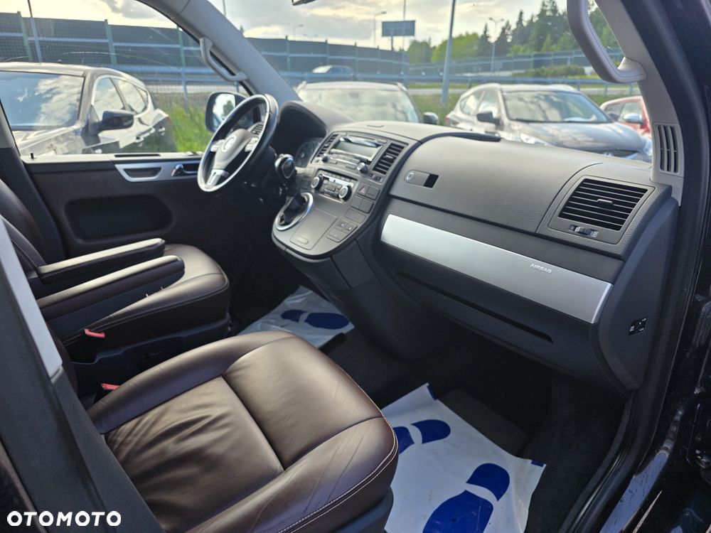 Volkswagen Multivan - 24