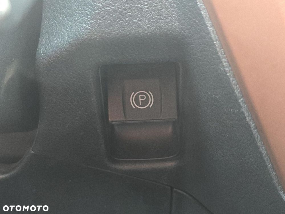 Toyota Avensis - 15