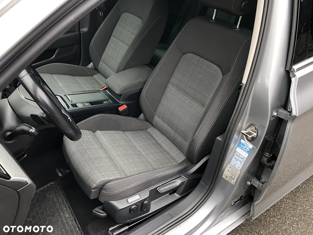 Volkswagen Passat 2.0 TDI EVO Business DSG - 9