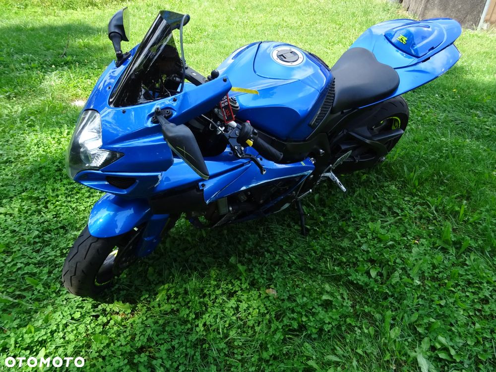 Suzuki GSX-R - 1