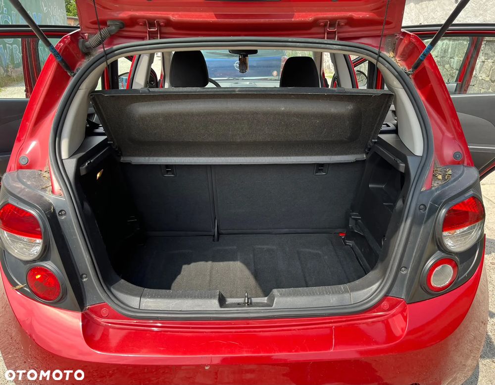 Chevrolet Aveo 1.4 16V Base - 10