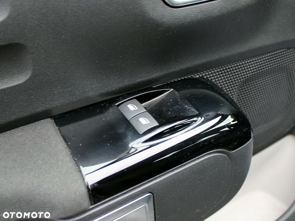 Citroën C3 1.2 PureTech Shine - 26