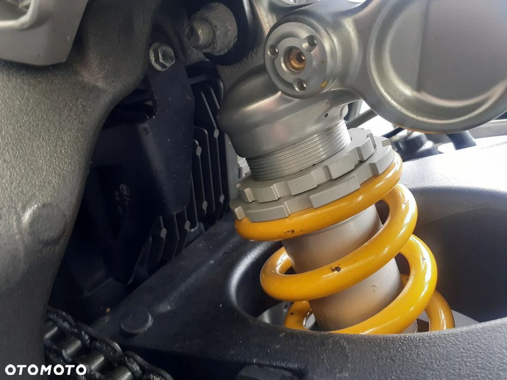 Triumph Street Triple - 30