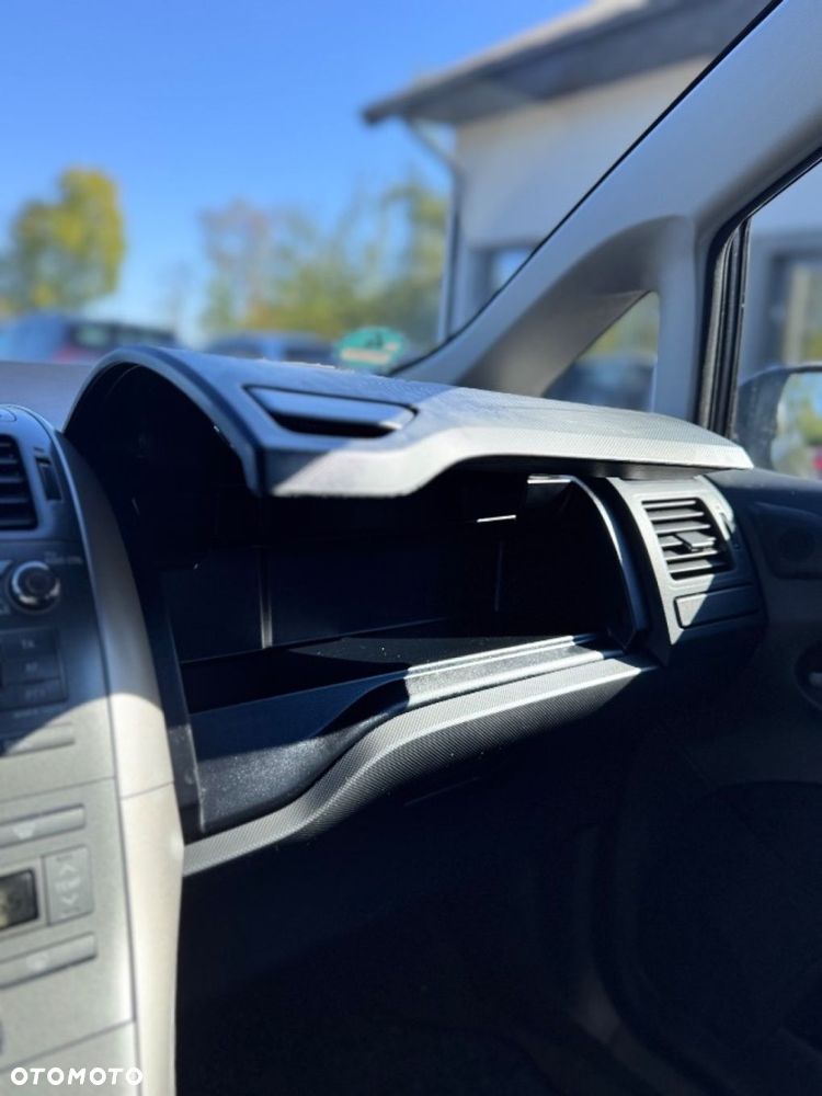 Toyota Auris - 30