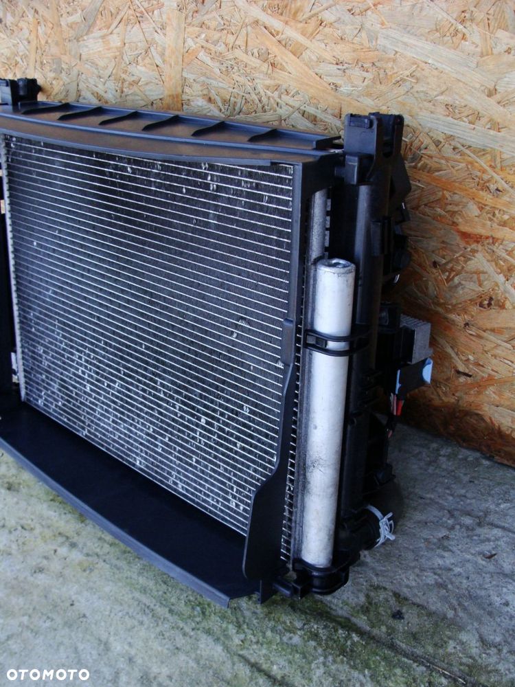 chłodnice wentylator dacia duster 1.6 sce 4x4 awd 4wd 2014r 214811626r !! - 3