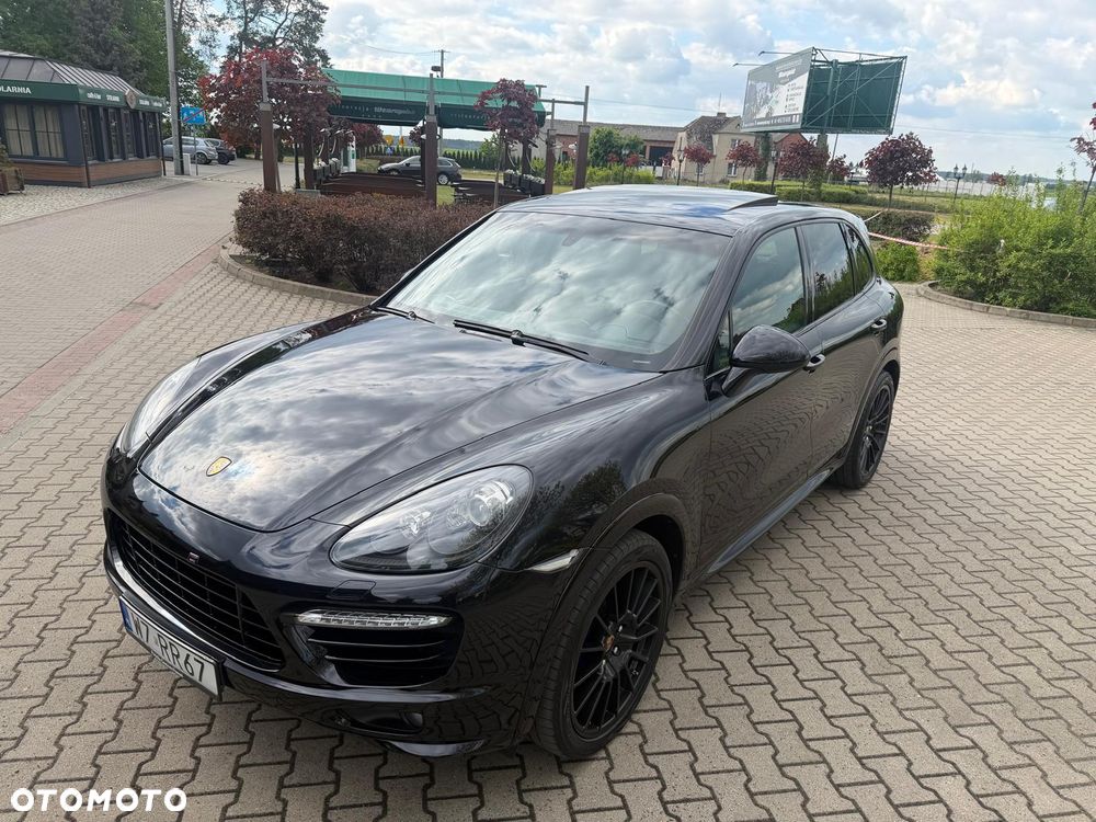 Porsche Cayenne - 1