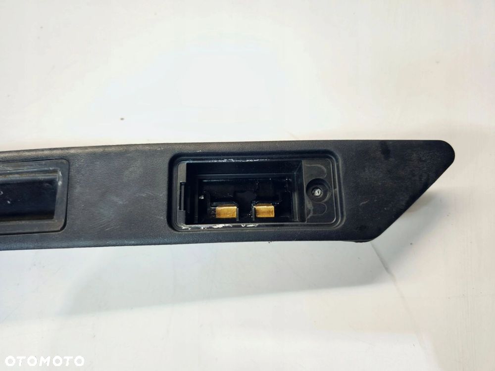 BLENDA PODŚWIETLENIE TABLICY REJ. AUDI A3 8P A4 B7 A6 C6 8P4827574 2/25 - 2