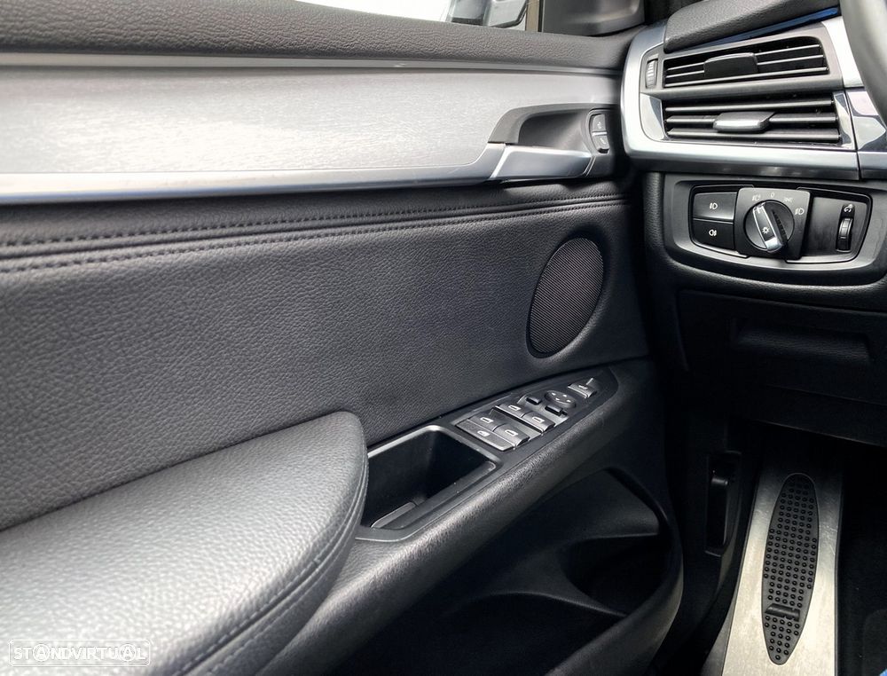 BMW X5 30 d xDrive Pack M - 26