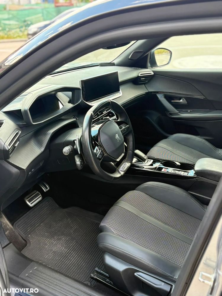 Peugeot 2008 1.2 PureTech EAT8 STT GT - 10